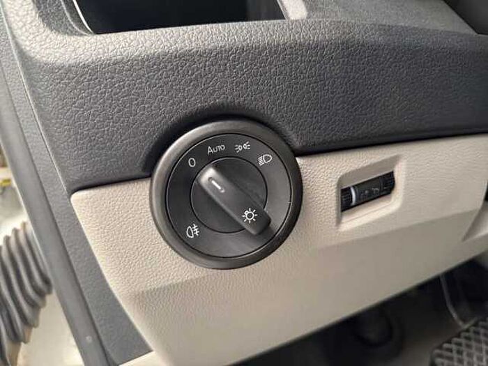 Volkswagen T6 DSG Lang +9Sitzer+AHK+Standh.+WR+Navi+Trittstufe Transporter