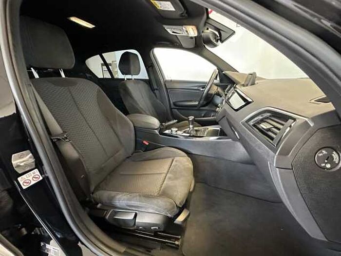 BMW 118i M Sport Shadow Line + LED + Business Paket 1er