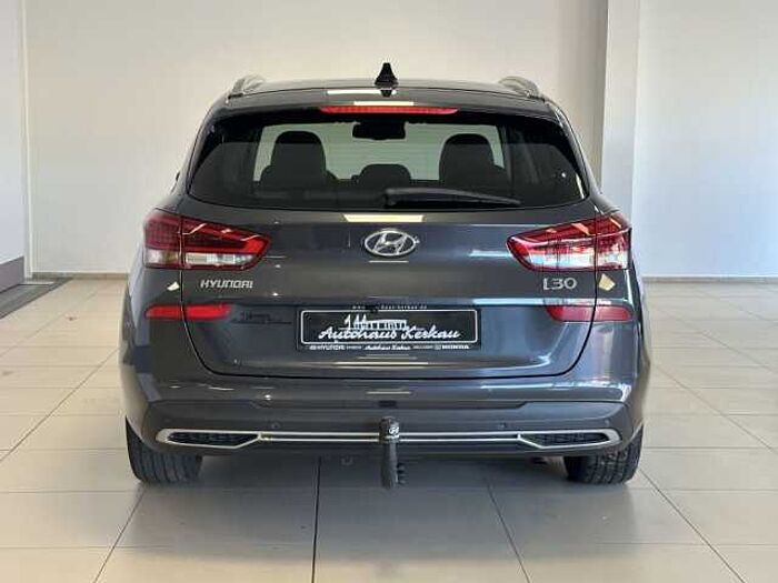 Hyundai i30 Kombi 1.6 CRDI  Prime +AHK+Pano+Winterräder+