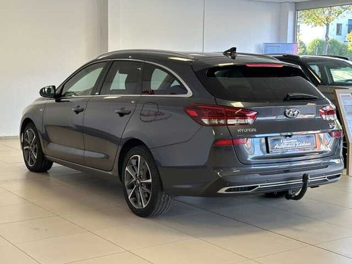 Hyundai i30 Kombi 1.6 CRDI  Prime +AHK+Pano+Winterräder+