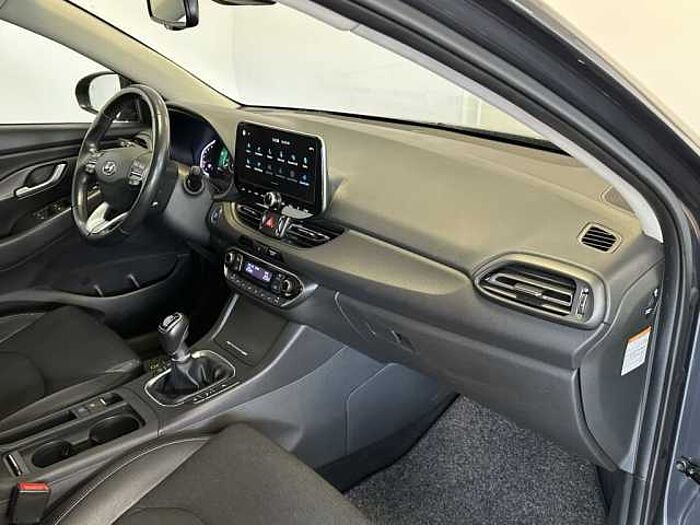 Hyundai i30 Kombi 1.6 CRDI  Prime +AHK+Pano+Winterräder+