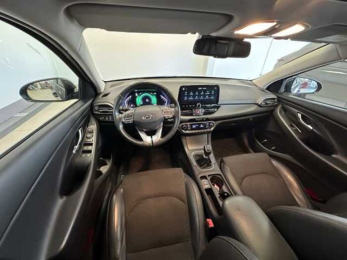 Hyundai i30 Kombi 1.6 CRDI  Prime +AHK+Pano+Winterräder+