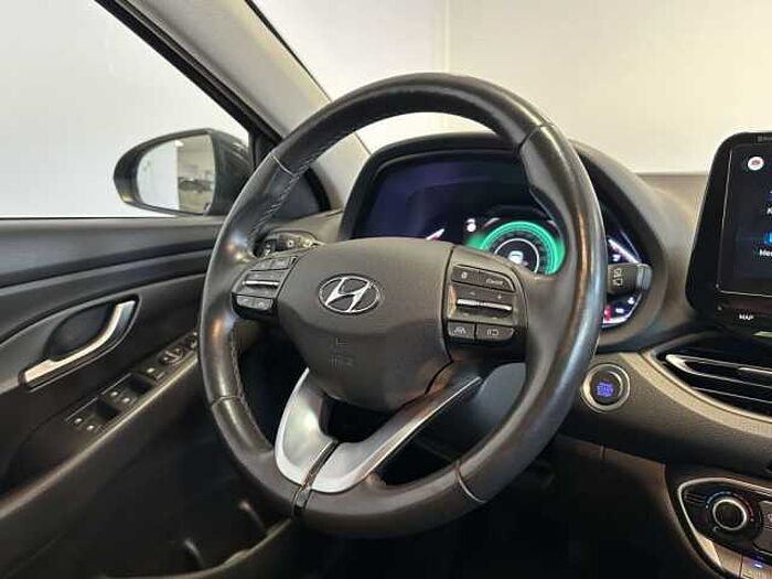 Hyundai i30 Kombi 1.6 CRDI  Prime +AHK+Pano+Winterräder+