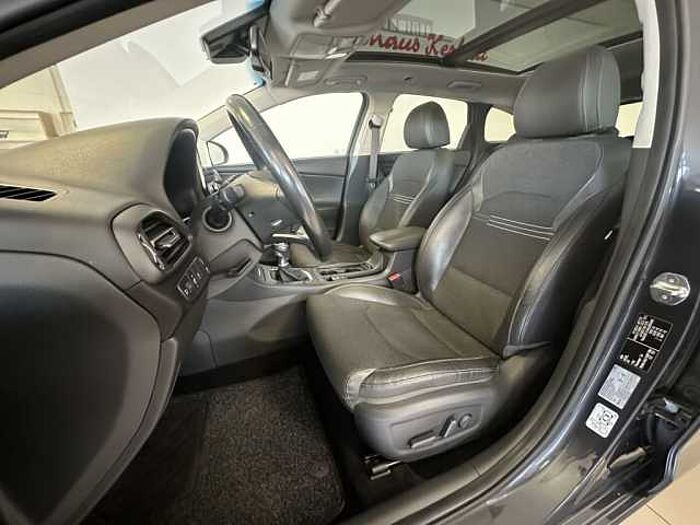 Hyundai i30 Kombi 1.6 CRDI  Prime +AHK+Pano+Winterräder+