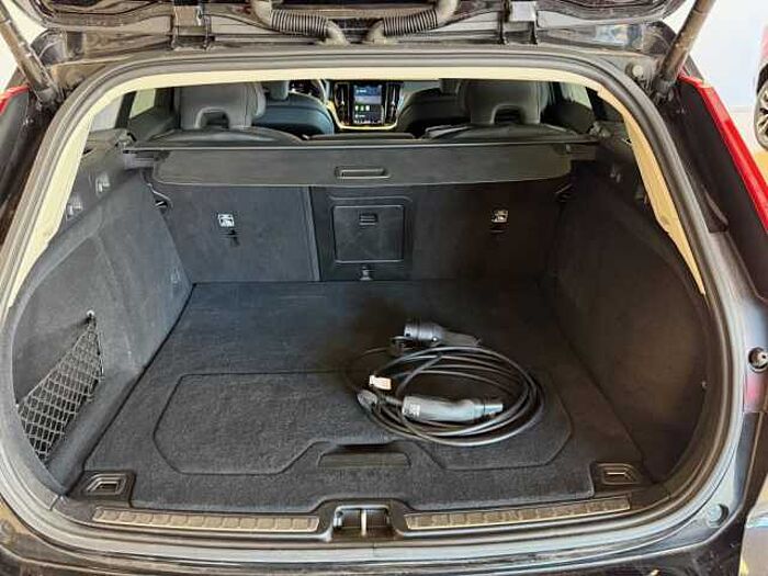 Volvo V60 T6 Plug-in Hybrid AWD Plus Dark +AHK+360°+WR