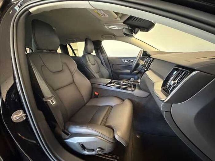 Volvo V60 T6 Plug-in Hybrid AWD Plus Dark +AHK+360°+WR