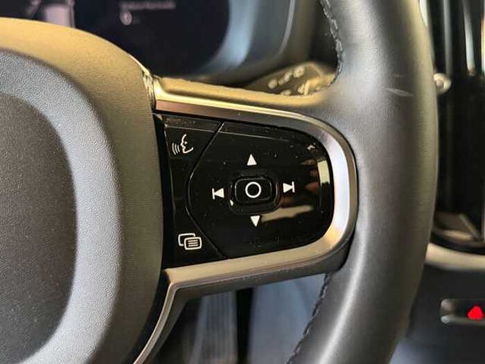 Volvo V60 T6 Plug-in Hybrid AWD Plus Dark +AHK+360°+WR