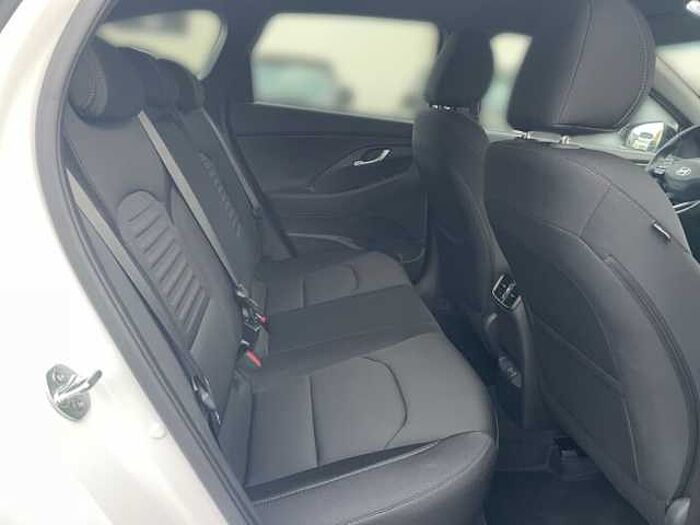 Hyundai i30 Kombi 1.5 T-GDI 48V DCT Advantage*NW Garantie*