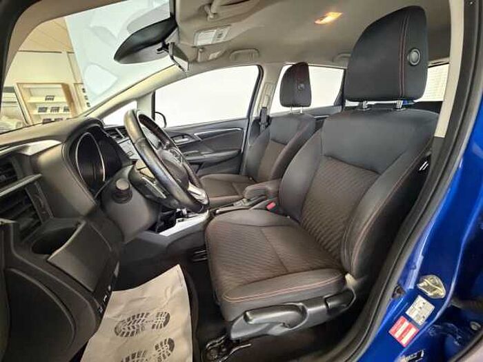 Honda Jazz 1.5 i-VTEC CVT Dynamic + AHK + WR +