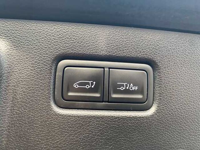 Hyundai STARIA 2.2 CRDi Allrad Signature*Totw. Schiebetür*