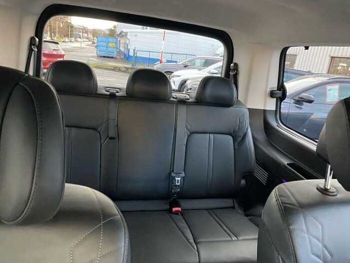 Hyundai STARIA 2.2 CRDi Allrad Signature*Totw. Schiebetür*