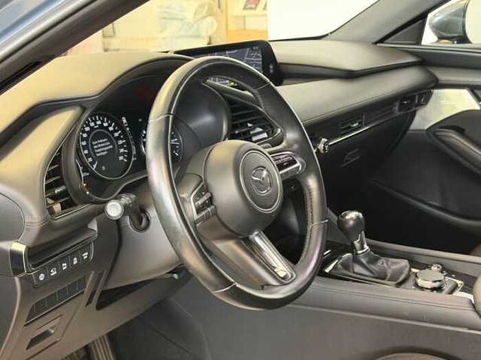 Mazda 3 SKYACTIV-G 2.0 +AHK+WR+Bose+360°Kamera+Matrix LED