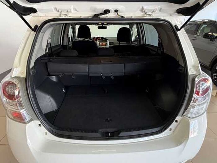 Toyota Verso 1.8 Travel + Garantie + AHK + Winterräder +