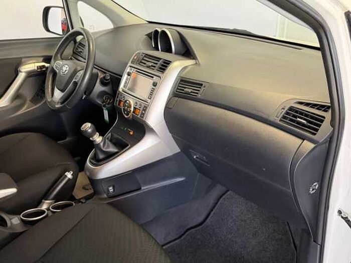 Toyota Verso 1.8 Travel + Garantie + AHK + Winterräder +