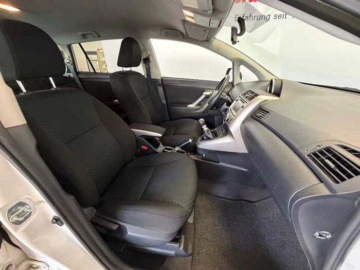 Toyota Verso 1.8 Travel + Garantie + AHK + Winterräder +