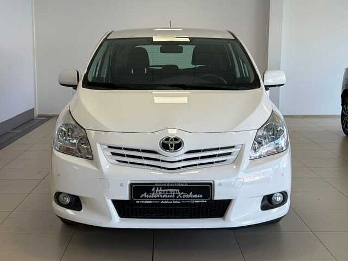 Toyota Verso 1.8 Travel + Garantie + AHK + Winterräder +