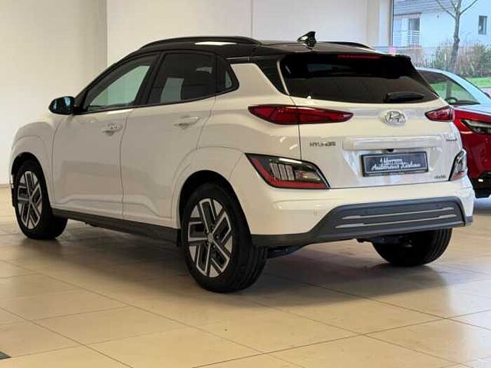 Hyundai KONA EV Trend +SOH100%+Winterräder+Navi Paket+