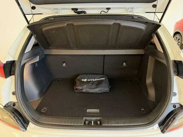 Hyundai KONA EV Trend +SOH100%+Winterräder+Navi Paket+