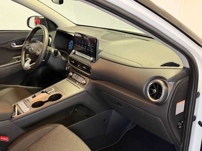 Hyundai KONA EV Trend +SOH100%+Winterräder+Navi Paket+