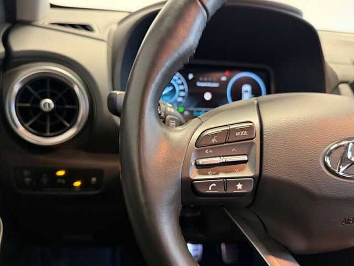 Hyundai KONA EV Trend +SOH100%+Winterräder+Navi Paket+