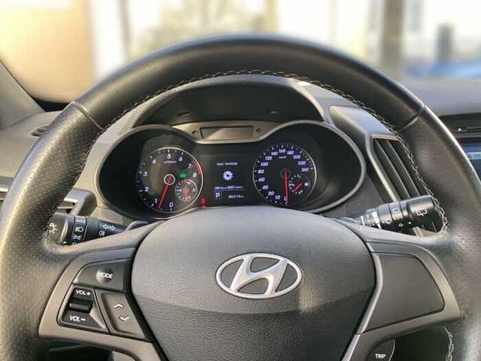 Hyundai Veloster 1.6 Turbo Automatik Style *SR*WR*Leder*