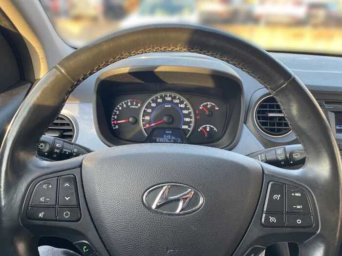 Hyundai i10 1.2 Fifa World Cup Edition*Sommer+Winterräder*