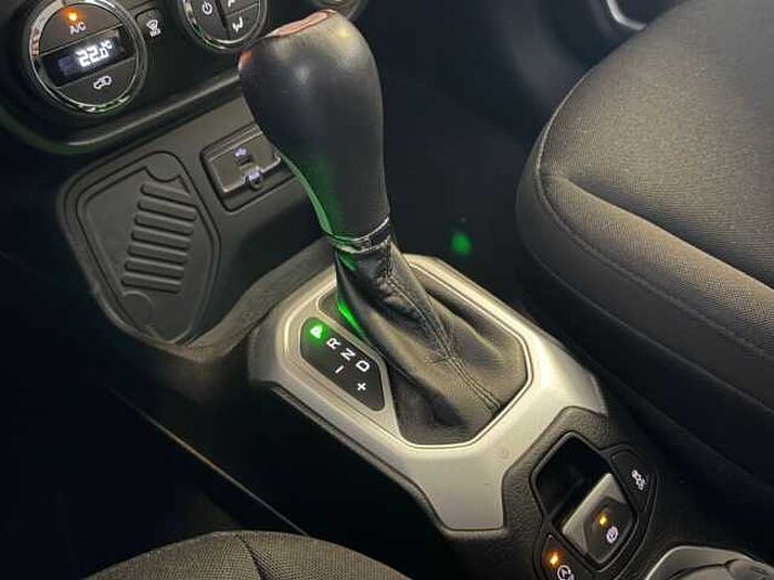 Jeep Renegade 1.4 MultiAir DSG Limited 8-Fach bereift