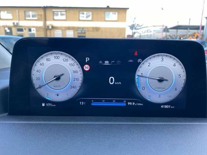 Hyundai STARIA 2.2 CRDi Allrad Signature+Vollausstattung