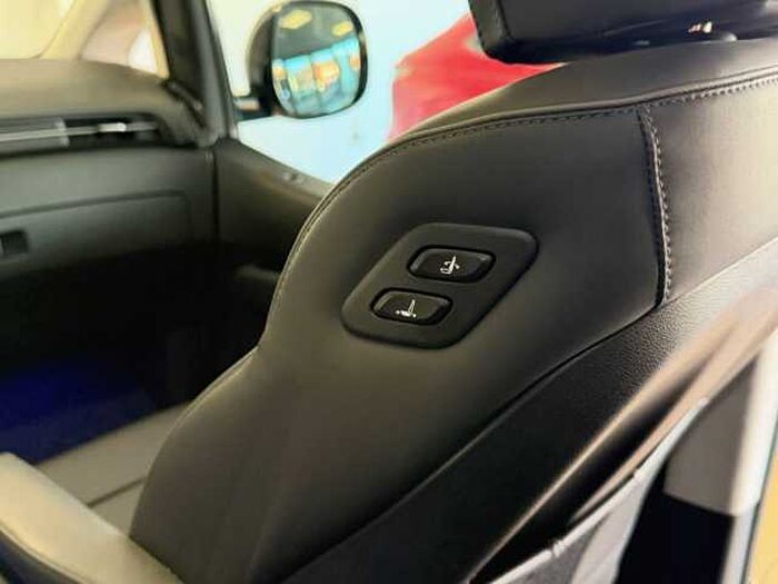 Hyundai STARIA 2.2 CRDi Allrad Signature+Vollausstattung