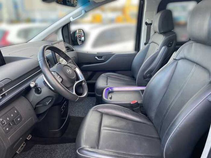 Hyundai STARIA 2.2 CRDi Allrad Signature+Vollausstattung