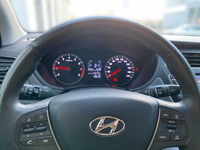 Hyundai i20 blue 1.0 T-GDI YES! *Carplay*R. Kamera*SHZ/LHZ*