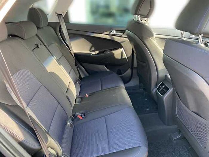 Hyundai Tucson 1.6 Turbo 4WD DCT Trend+8 fach bereift