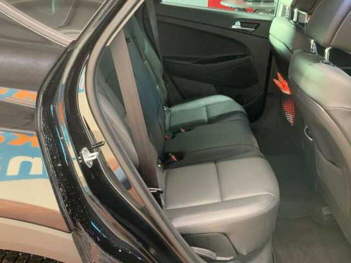 Hyundai Tucson 2.0 CRDi 4WD Automatik Style + AHK +