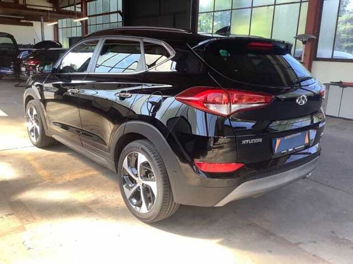 Hyundai Tucson 2.0 CRDi 4WD Automatik Style + AHK +