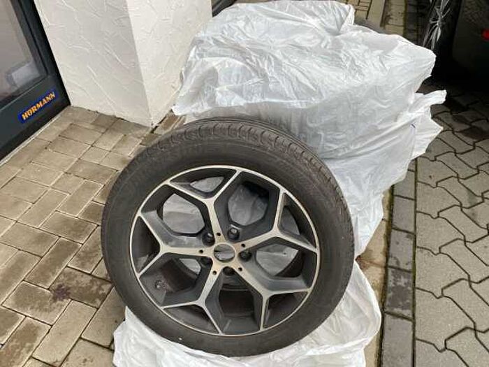 BMW X1 xDrive20d Aut. xLinee+8fach bereift