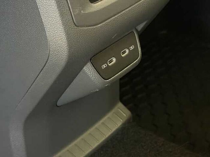 Volkswagen T-Cross 1.0 TSI DSG Life+AHK+Carplay+SH+PDC+