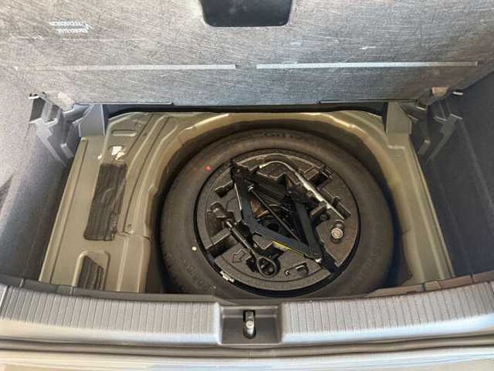 Volkswagen T-Cross 1.0 TSI DSG Life+AHK+Carplay+SH+PDC+