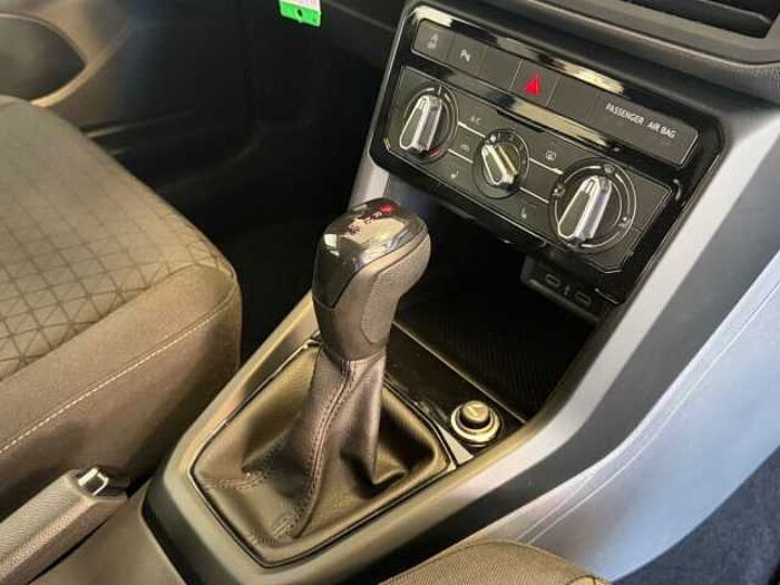 Volkswagen T-Cross 1.0 TSI DSG Life+AHK+Carplay+SH+PDC+