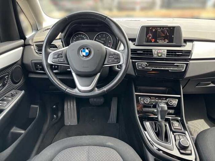BMW 220d Active Tourer Aut. Advantage 2er