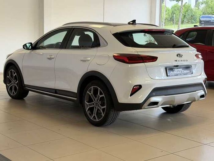 Kia XCeed 1.5 T-GDI OPF DCT7 SPIRIT *Pano*Navi-P.*