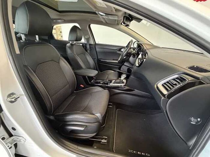 Kia XCeed 1.5 T-GDI OPF DCT7 SPIRIT *Pano*Navi-P.*