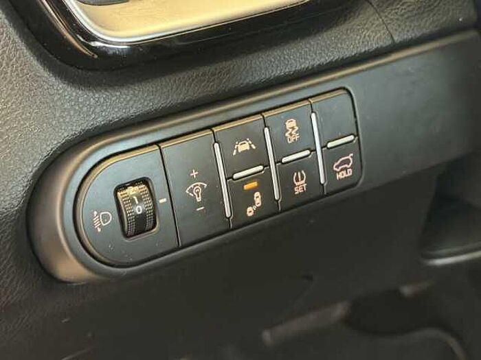 Kia XCeed 1.5 T-GDI OPF DCT7 SPIRIT *Pano*Navi-P.*