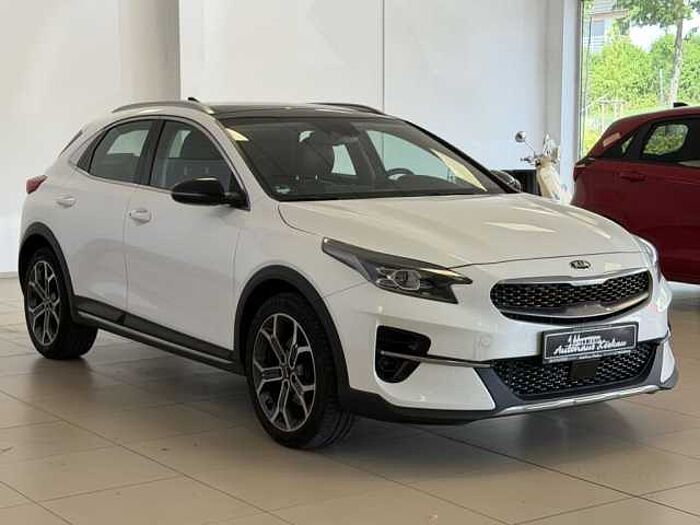 Kia XCeed 1.5 T-GDI OPF DCT7 SPIRIT *Pano*Navi-P.*