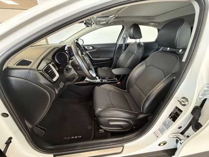 Kia XCeed 1.5 T-GDI OPF DCT7 SPIRIT *Pano*Navi-P.*
