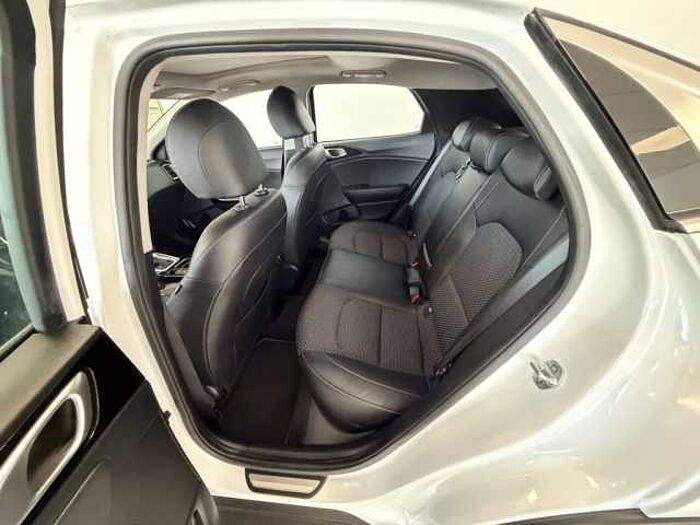 Kia XCeed 1.5 T-GDI OPF DCT7 SPIRIT *Pano*Navi-P.*