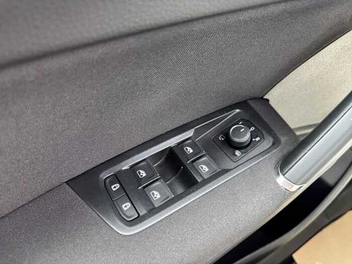 Volkswagen Touran 1.5 TSI ACT OPF DSG Highline *1HD*Carplay*