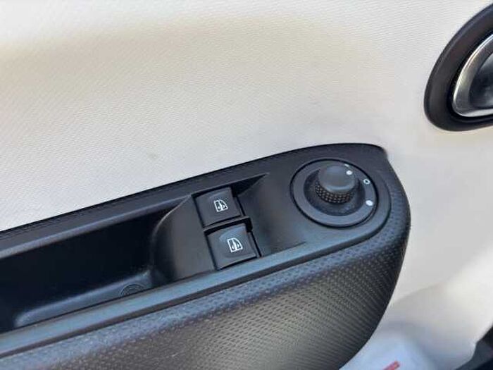 Renault Twingo ENERGY TCe 90 Intens *Ganzjahresreifen*