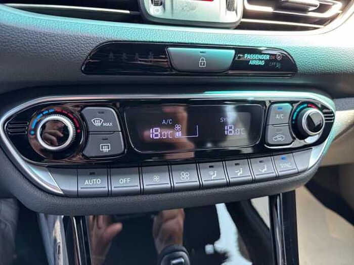 Hyundai i30 1.6 T-GDI DCT Trend