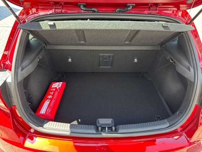 Hyundai i30 1.6 T-GDI DCT Trend + Pano
