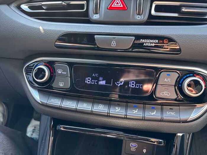 Hyundai i30 1.6 T-GDI DCT Trend + Pano